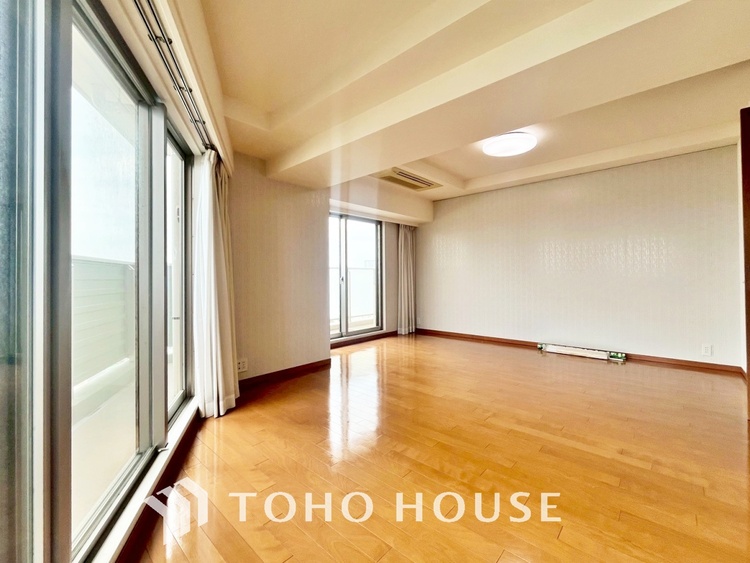 内装 現在改装中◆simple is best◆無駄のない綺麗なつくりのリビングルームであなただけの暮らしを。