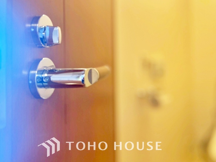 トイレ 現在改装中◆快適◆な生活に不可欠。節水型の高性能トイレを新設。