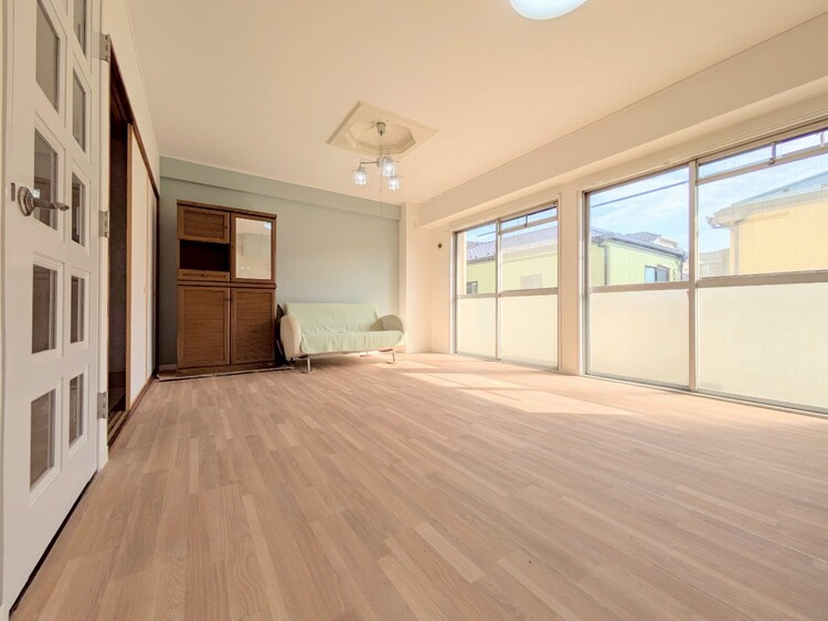 居間 豊かな居住性と、安心感を満たすクオリティが見事に調和した住空間。