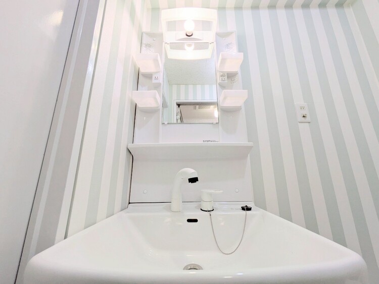 洗面 何かと物が増える場所だからこそ、スッキリと見映えの良い空間に。