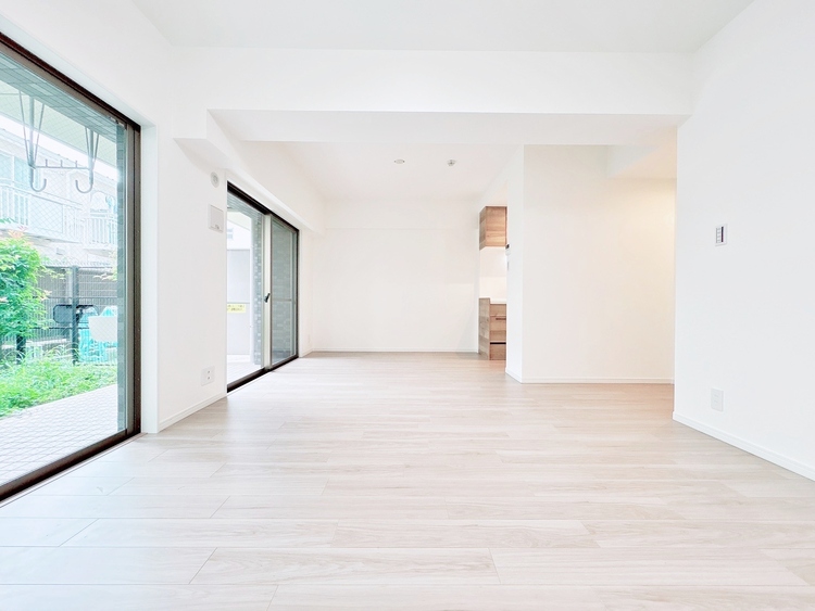 居間 快適に過ごす毎日を求めて、暮らしの中でご自身の「マイホーム」に創り上げてください。