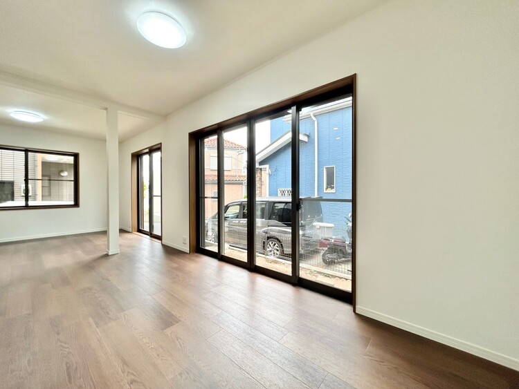 居間 居心地の良い空気感は、暮らしのステージを彩り、心からのやすらぎと満足感を与えてくれます。