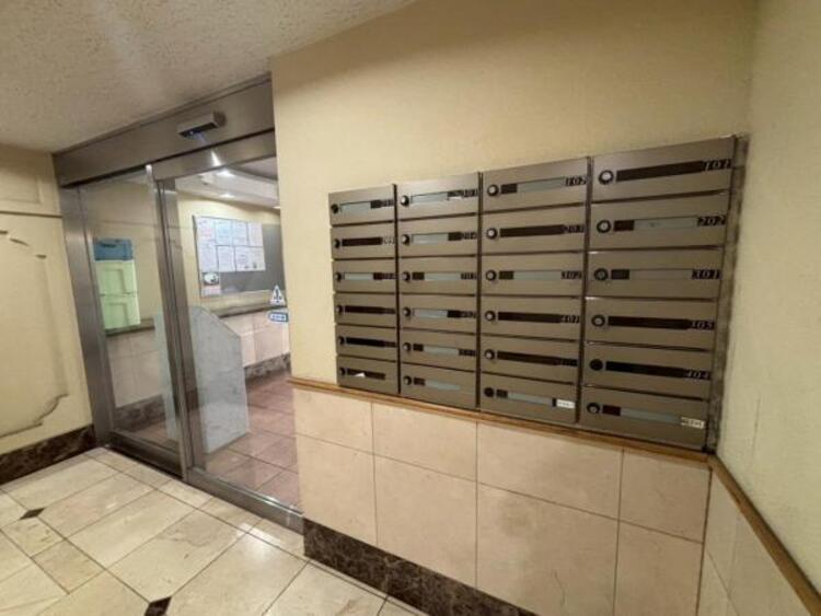 その他 郵便ボックスが玄関横にあるので、すぐに郵便を受け取れます。