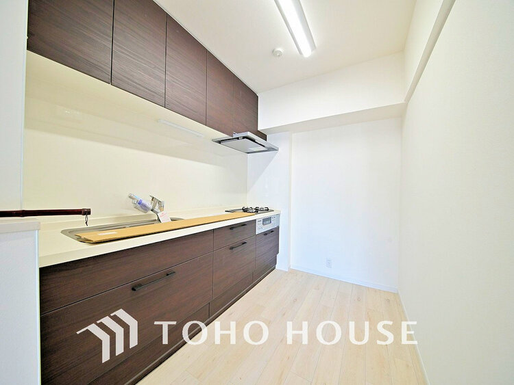 キッチン シンプルな部屋の雰囲気に溶け合うナチュラルキッチン