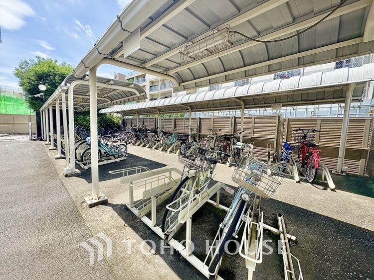 その他 整然と並んだ自転車。居住者のモラルの高さが伺える。