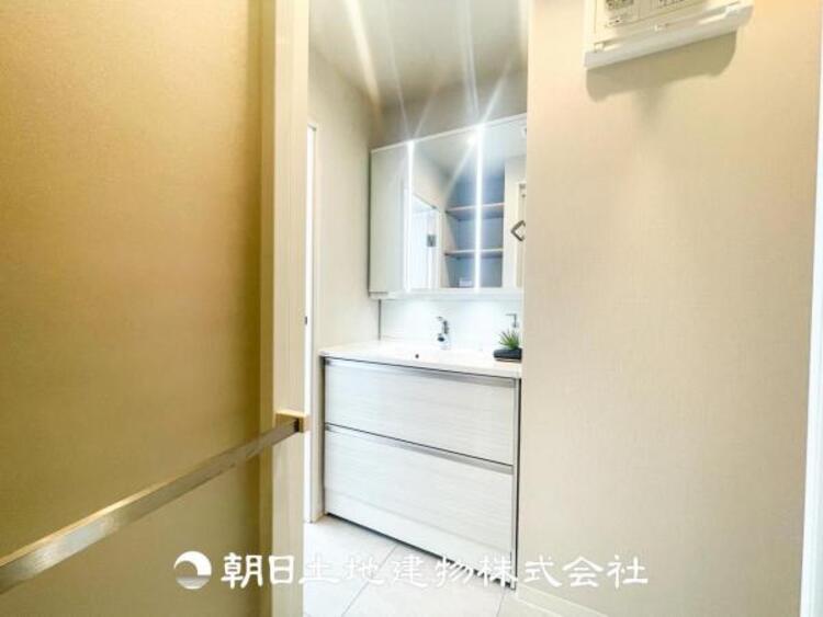 洗面 慌ただしい1日が始まり、充実した1日の終わりを締めくくる洗面所。