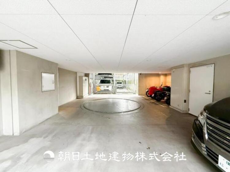 駐車場 【駐車場】敷地内駐車場。日々の暮らしをスムーズにするため必要なスペースですね。