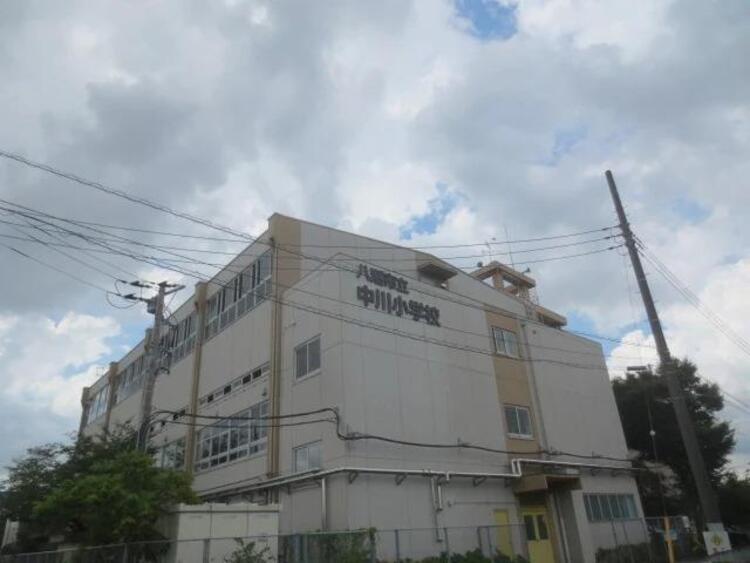 周辺 八潮市立中川小学校