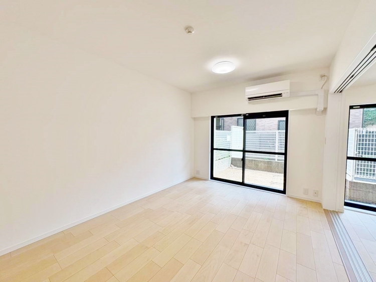 居間 居心地の良い空気感は、暮らしのステージを彩り、心からのやすらぎと満足感を与えてくれます。