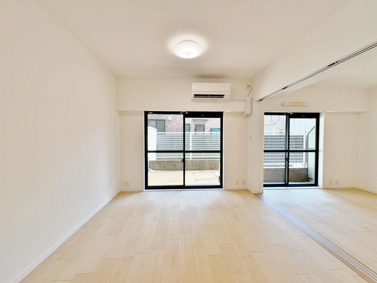 居間 快適に過ごす毎日を求めて、暮らしの中でご自身の「マイホーム」に創り上げてください。