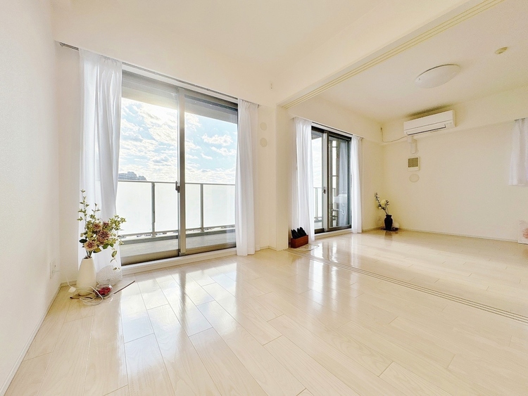 寝室 ベッドも十分に設置するスペースがあります。