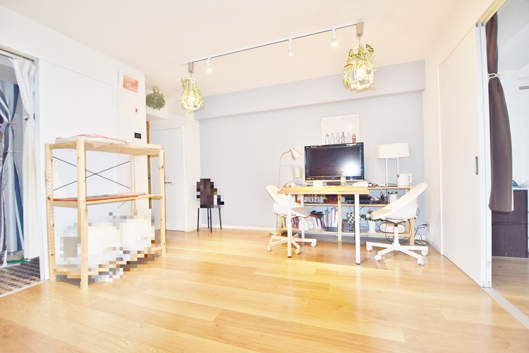 居間 居心地の良い空気感は、暮らしのステージを彩り、心からのやすらぎと満足感を与えてくれます。