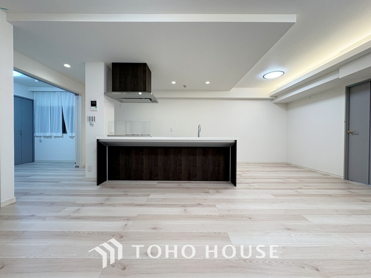 内装 ◆眩い◆光が燦々と入り、家族の笑顔を照らす。「いつまでも続いて」と願う夢のような毎日がここにある。