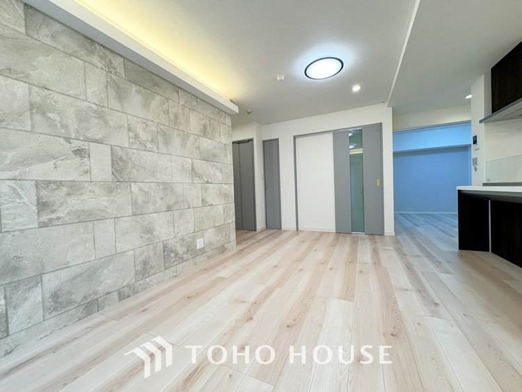 内装 時間をかけて作り上げるそんな空間を君と共有したい。僕たちの空間は唯一無二の物だから。