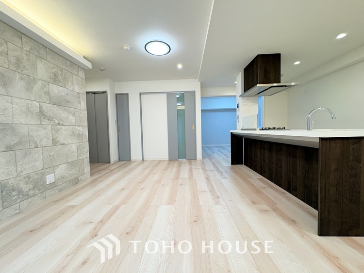 内装 時間をかけて作り上げるそんな空間を君と共有したい。僕たちの空間は唯一無二の物だから。