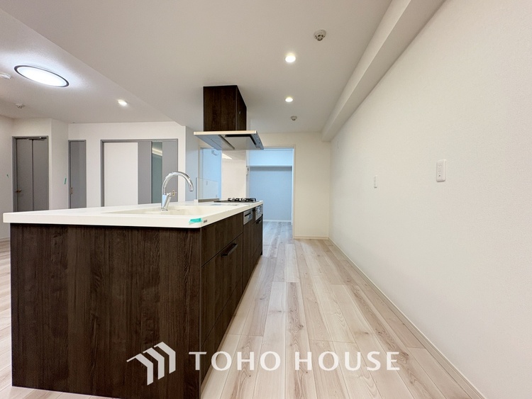 キッチン ◆家族◆愛する家族を一目で見渡せる。家族が集う空間。永遠に続く幸せな毎日を、ここで。