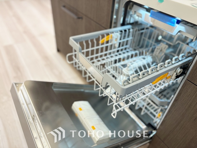 キッチン ◆食洗機◆お子様の面倒を見れる時間が増え時短になります。加えて手荒れも防げてしかも節水が高い為、大変人気があり重宝します。