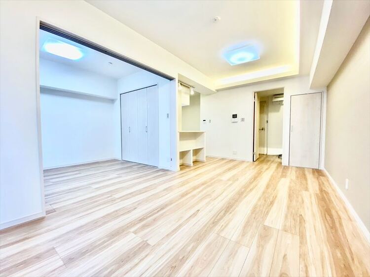 内装 【LIVING】◆煌びやか◆愛おしい家族との団欒の時間をより一層幸せなものに感じさせる煌びやかなLDK。輝かしい毎日が待っています。