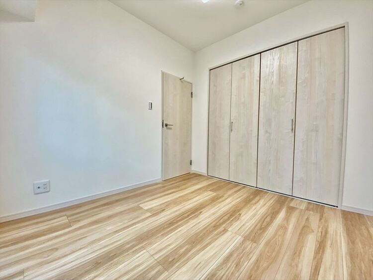 内装 【PRIVATE ROOM】◆快適◆な暮らしに不可欠な収納スペース。快適さとともに思い出も詰まっていく。