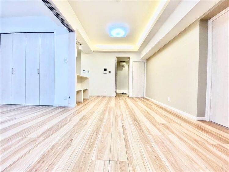 内装 【LIVING】◆扉を◆開くとこの景色。家族の”おかえり”の声が聞こえてきそう。