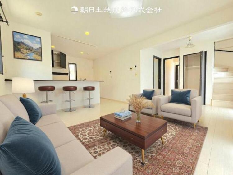 居間 本画像はCGで作成しており、実際に現地に家具は置かれておりません。また、価格に家具は含まれておりません。