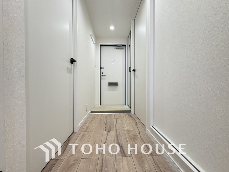 玄関 落ち着いた雰囲気の玄関、家族の帰りを暖かく迎えてくれます