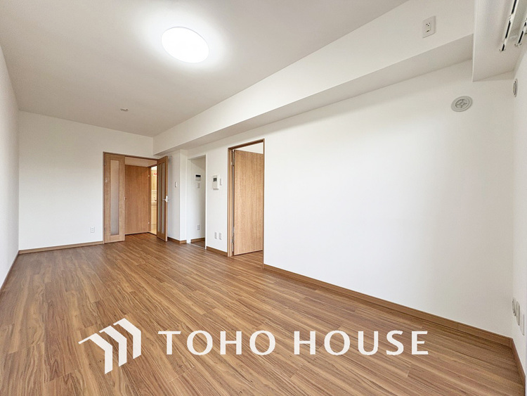 内装 広がりのある住空間、家族が集まるリビング・ダイニング