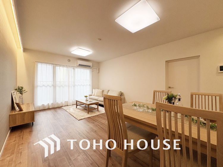 内装 広がりのある住空間、家族が集まるリビング・ダイニング