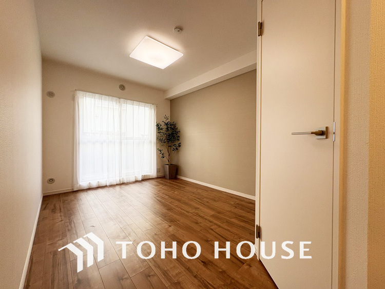 内装 1日の疲れを癒し、心地よく寛げるようゆったりとした広さをしています