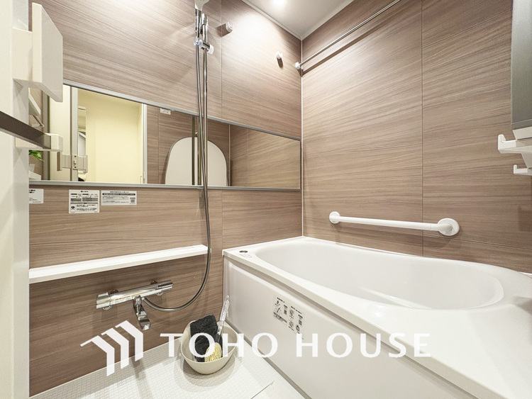 風呂 一日の疲れを癒すバスルームは、心地よいリラックスを叶える清潔感溢れる空間