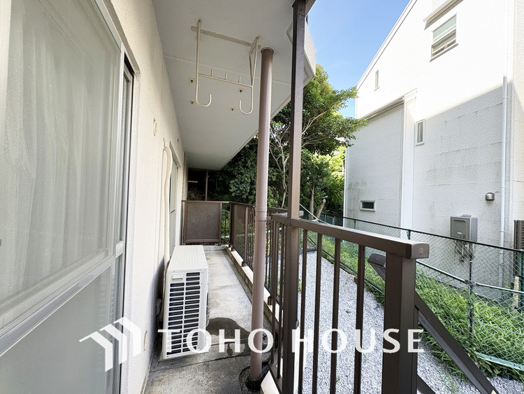 バルコニー 陽当たり良好なバルコニー