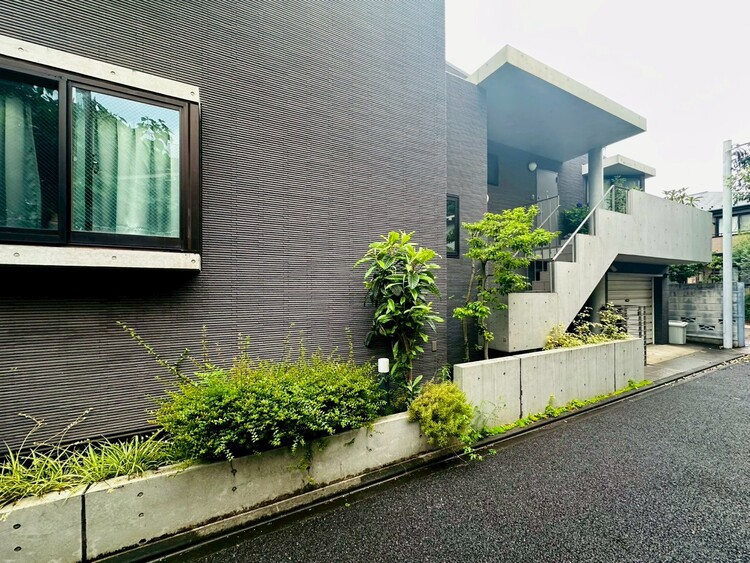 外観 現地に足をお運びいただいた際には、周辺散策などをお勧めいたします。