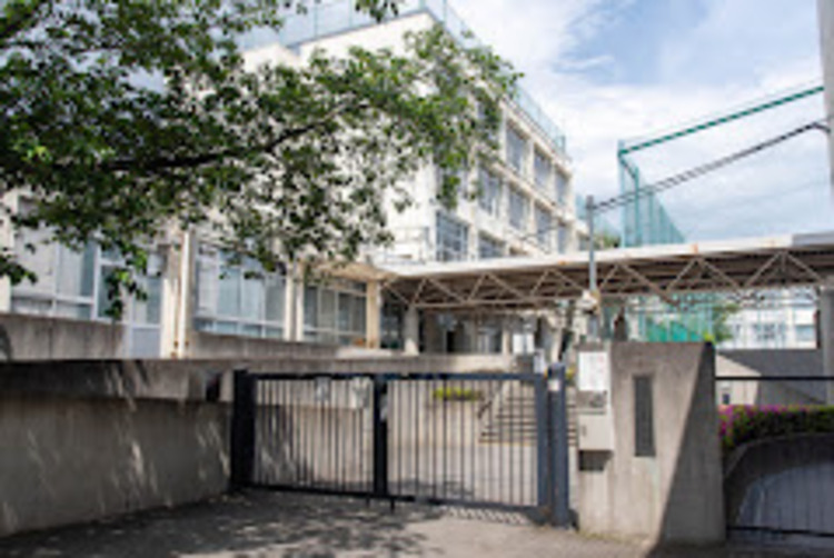 周辺 新宿区立落合第二中学校