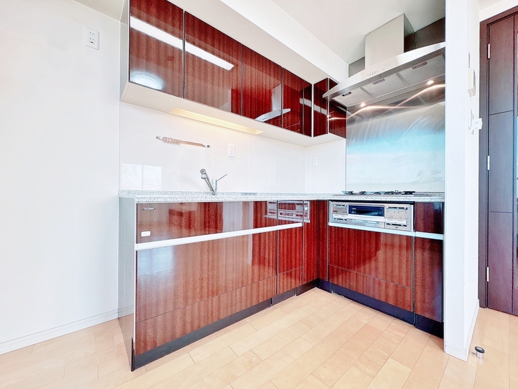 キッチン 洗練されたスタイリッシュなデザイン性と使いやすさを備えた仕様。