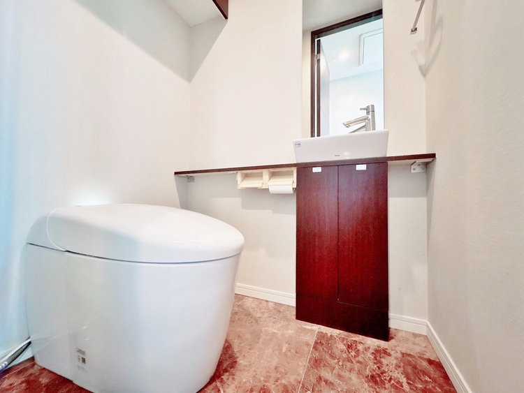 トイレ 暮らしの中のさりげないひとときの快適さにも、こだわりを、持って設備を配しております。