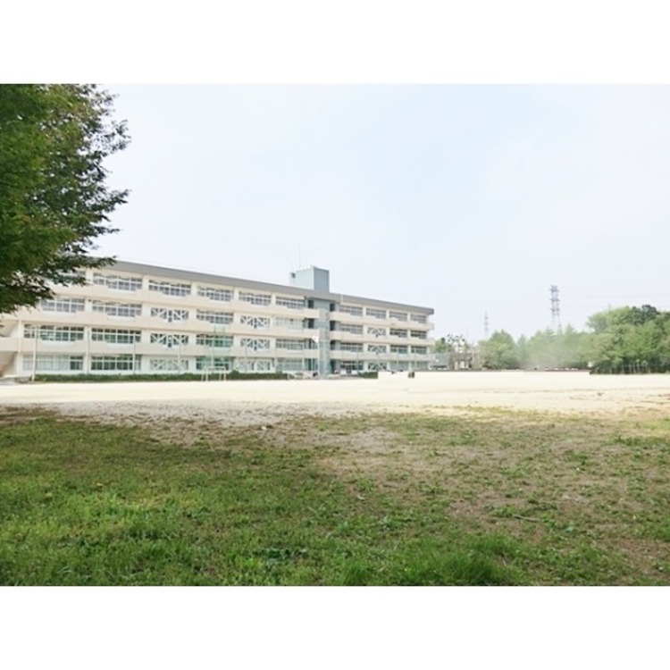 周辺 新座市立第六中学校(約1500m)