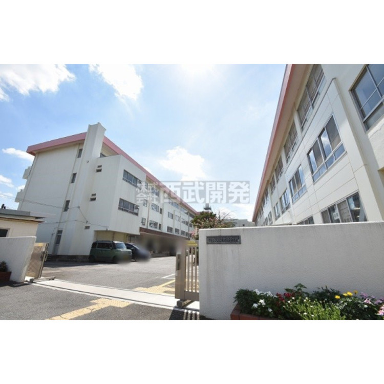 周辺 鶴瀬小学校(約180m)