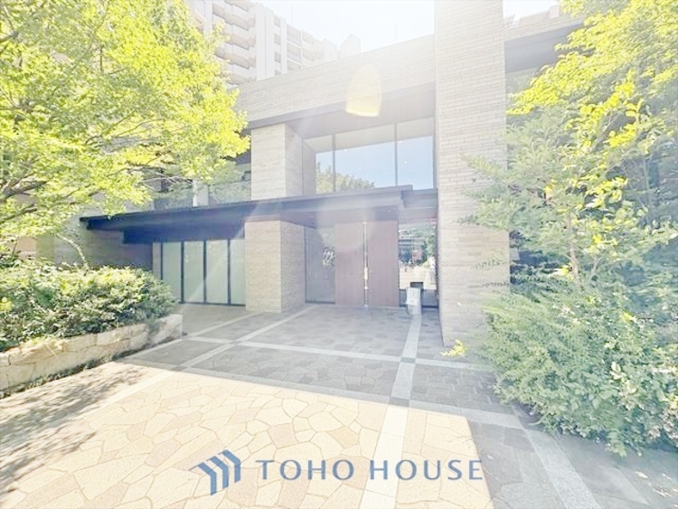 エントランス ◆癒しの空間◆室内構成に拘り採光とセンスを散りばめた空間。それは『柔らかさ』に似た素敵な居場所。そこに暮らす人のことを考えつくり出したものは『癒し』という心地よい居場所なんだと思う