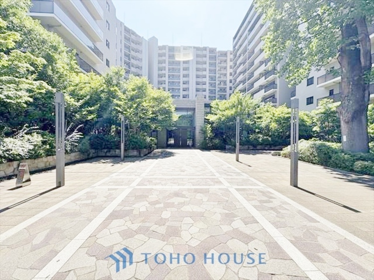 その他 ◆時を忘れる場所◆ここにはみんなが集い、食事と楽しい会話が始まる。話に夢中になりすぎて、ついつい時を忘れ夜半過ぎになってしまう。そんな束の間の幸せを感じさせてくれる場所でありたい。