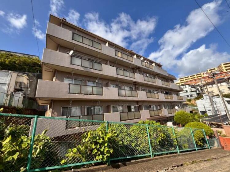 外観 豊かな居住性とクオリティが見事に調和した住空間は住まうことの喜びを感じさせてくれます。（2025.9.16撮影）