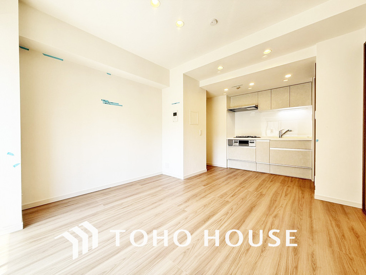 内装 広がりのある住空間、家族が集まるリビング・ダイニング