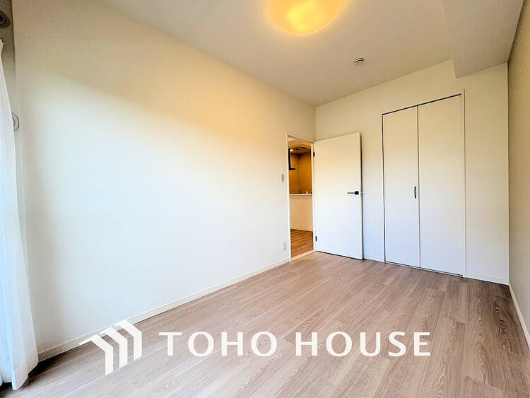 内装 シンプルですっきりとした室内は飽きのこない居心地の良い雰囲気