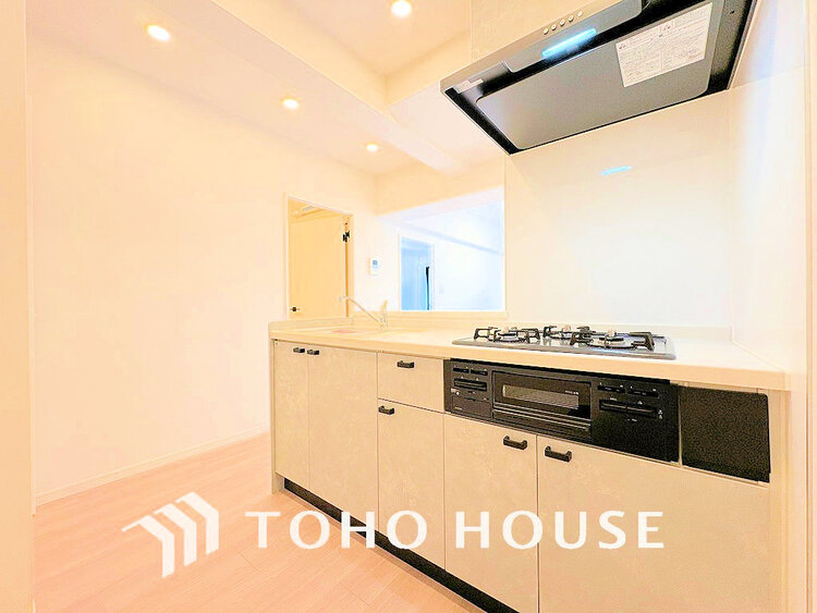 キッチン シンプルな部屋の雰囲気に溶け合うナチュラルキッチン