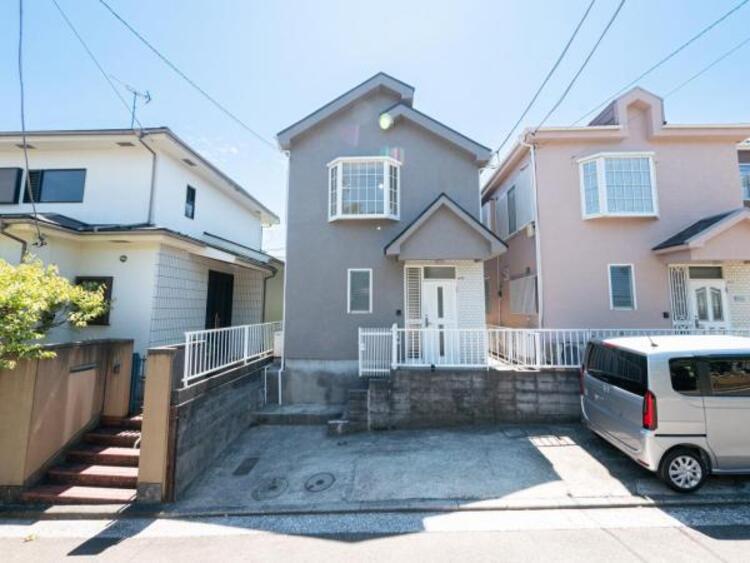 外観 家の良し悪しだけではなく周辺環境も重要なポイントとなります！ご案内時に周辺環境もご案内いたします！流行に左右されず将来にわたって価値が継続する佇まい！良好な住環境が保たれたエリアで新生活を過ごせます