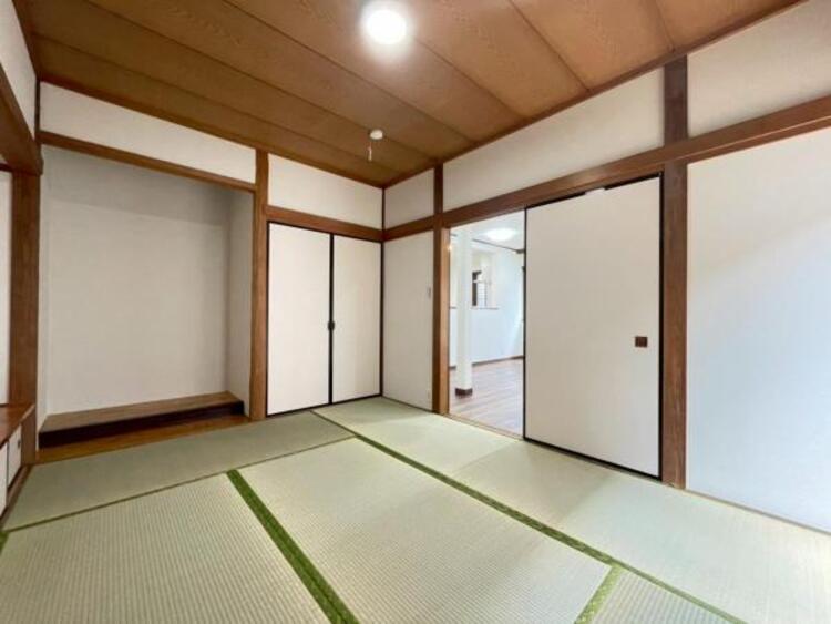 内装 1階和室は、お子様のお昼寝、寝室などライフステージに合わせて使用できます 