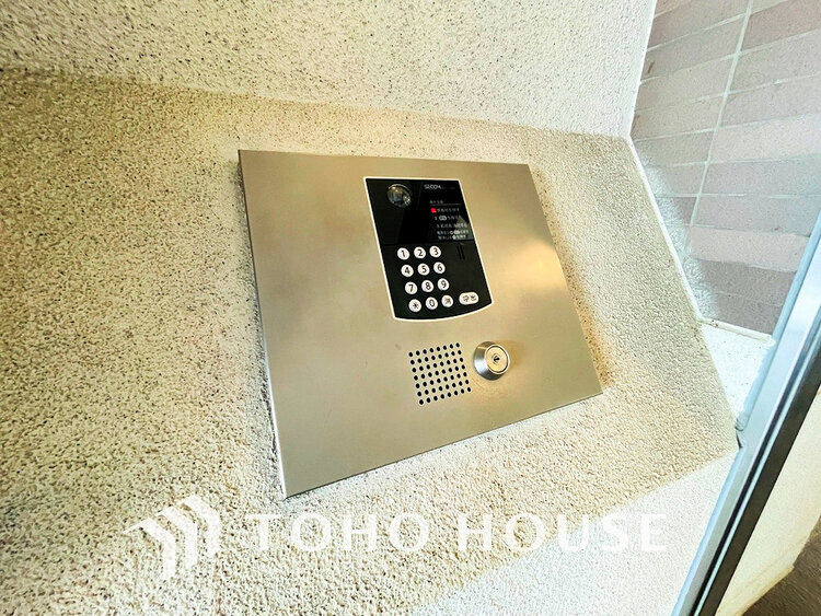 エントランス エントランスはオートロック完備で安心のセキュリティ性