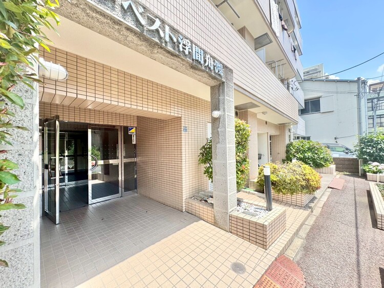 エントランス 外と内をつなぐエントランスは、まさに顔となる場所。