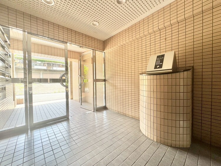 エントランス エントランスは、毎日の行き帰りで使う大事な空間です。