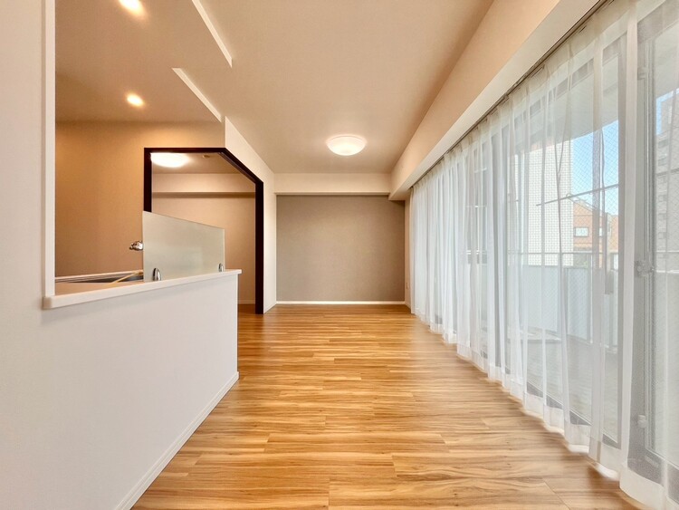 居間 快適に過ごす毎日を求めて、暮らしの中でご自身の「マイホーム」に創り上げてください。