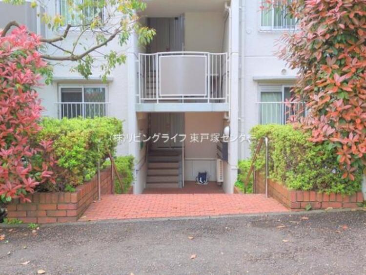 その他 マンション入り口です。